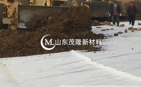 《齊齊哈爾垃圾填埋場》土工布、土工膜施工